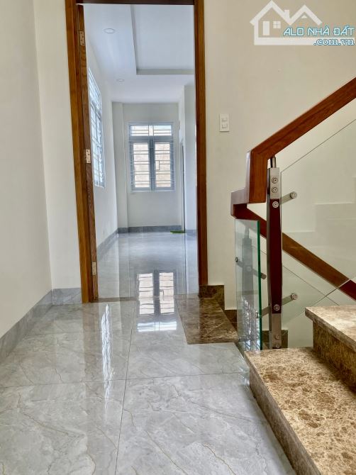NHÀ 3 TẦNG MẶT TIỀN ĐƯỜNG - NGAY LÃ XUÂN OAI - GẦN VỚI LÊ VĂN VIỆT - 125M2 - 8 TỶ NHỈNH - 9