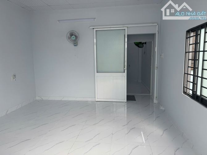Bán nhà 2 tầng hẻm Trường Sa gần chợ Bình Tân , Nha Trang Giá 2ty4 - 9