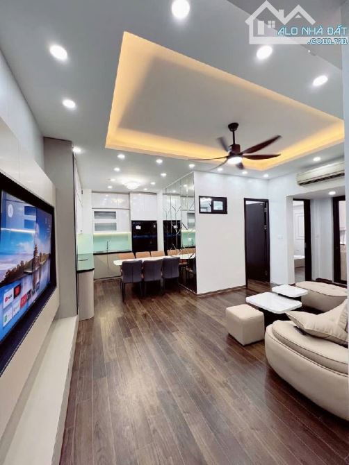 Nhà Mỹ Đình, 6 tầng, đủ nội thất gắn tường, mới cong