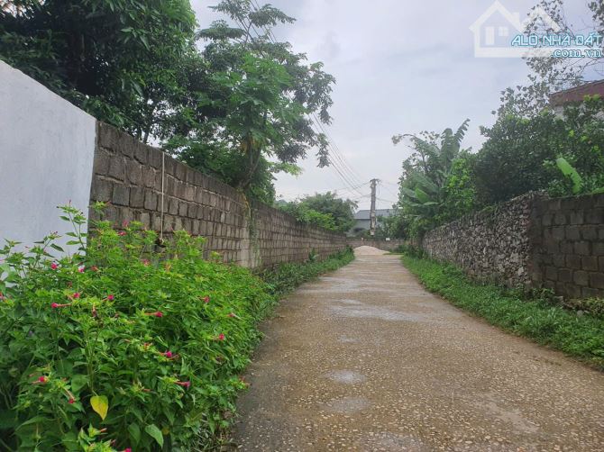 BÁN ĐẤT THANH CAO-LƯƠNG SƠN-HÒA BÌNH DT 555M2 FULL TC GIÁ CHỈ NHỈNH 3TR/M2 - 3
