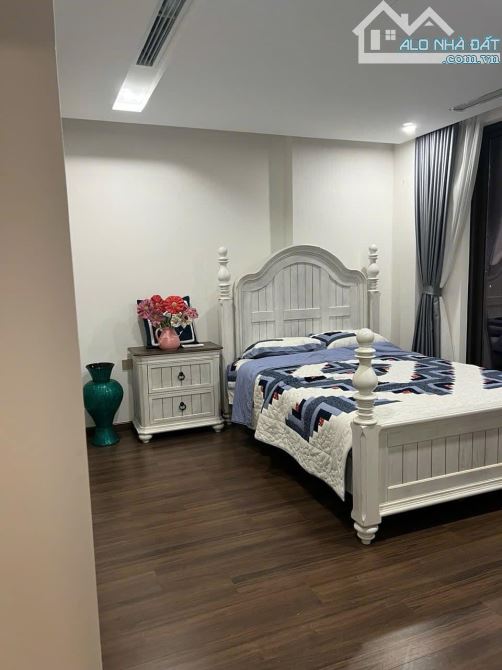 Căn hộ Duplex toà B Golden Land 275 Nguyễn Trãi 132m2 - 3PN 2WC: 8.6 tỷ full Nội Thất