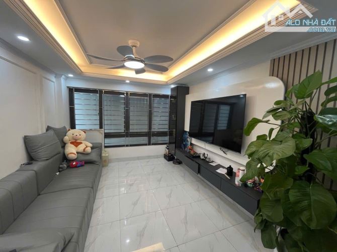 Bán nhà Kim Giang - Thanh Trì , ngõ rộng Oto đỗ gần , 42m2 - 6T - Giá nhỉnh 8 tỷ