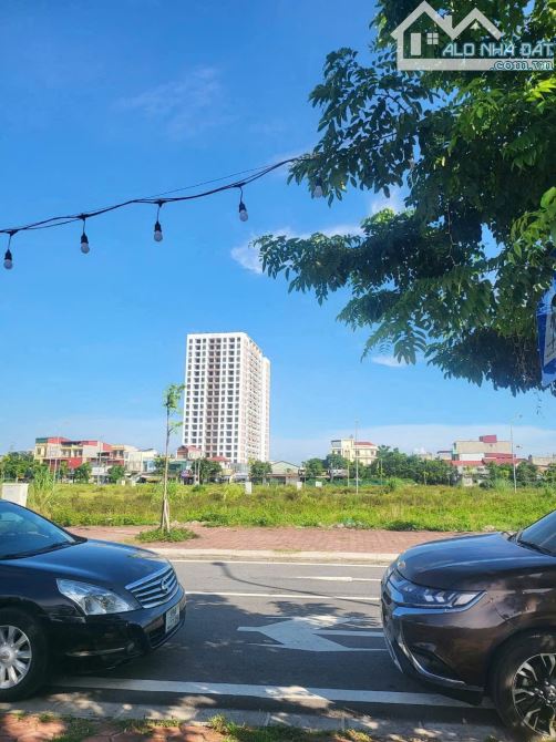 Bán lô khắc niệm 2 đường 17m dt 93m2 mt 5.5m hướng tb giá 6.9 tỷ