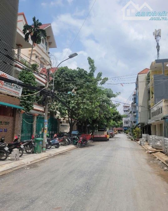 HXH Huỳnh Tấn Phát 72m2, 4 tầng, 11 tỷ, kinh doanh tốt.