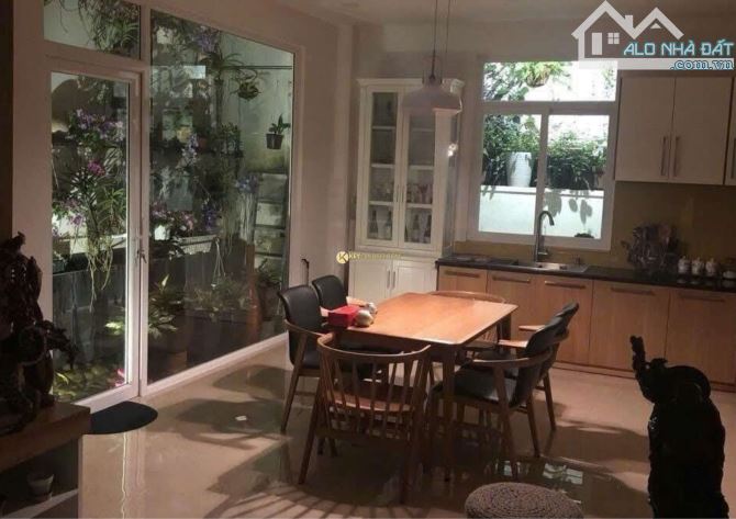 🏠 NHÀ PHỐ MẶT TIỀN – 3 TẦNG – SỔ RIÊNG – ĐƯỜNG THIỆN Ý, P4, ĐÀ LẠT 8.7 tỷ