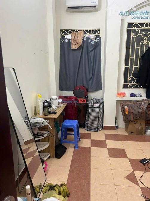 Nhà 4 tầng cho thuê tại Hồng Mai 50m² giá 15 triệu - Cơ hội hiếm!