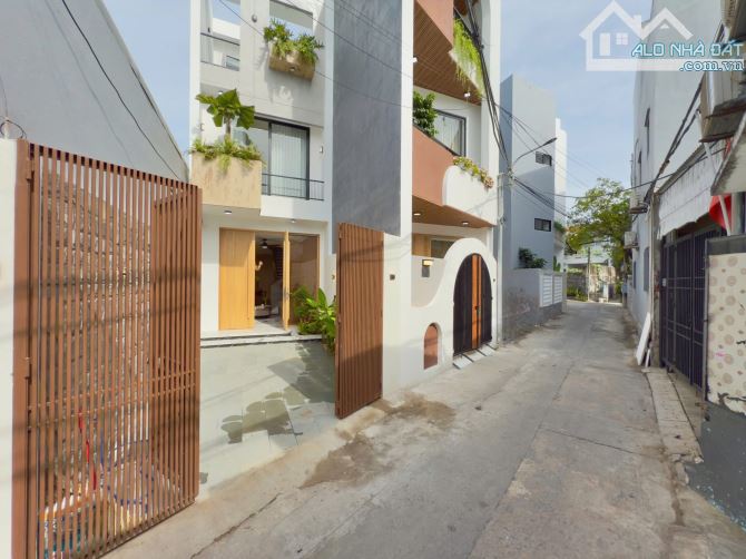 Villa nhỏ trong kiệt Hoà Minh với diện tích lên tới 126m2 ,