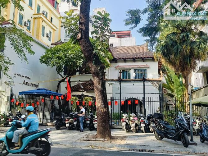 Bán biệt thự mặt phố Nguyễn Du 679m2 x 2 tầng, MT 23m phố chỉ 1 nhà bán đẹp vô cùng