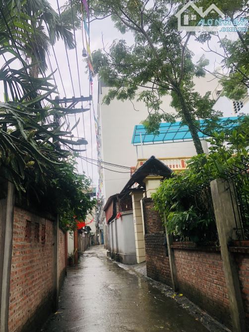 Bán nhà 5 tầng Kim Chung ngay ngã tư Sơn Đồng, 5 tạ vào đất thông các ngả 4 tỷ 2