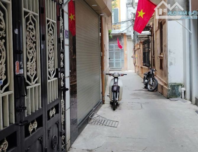 💥Bán gấp Nhà TT Cầu Giấy, 45m2 4 Tầng, MẶT TIỀN 5m, SỔ ĐẸP 8.6 Tỷ