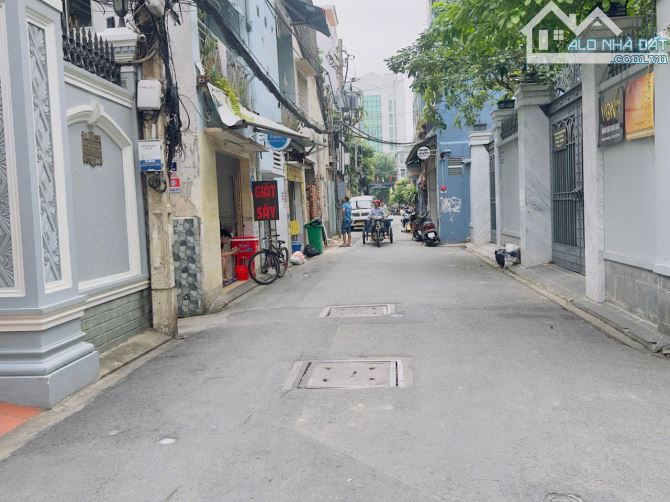 Xuất cảnh bán gấp nhà hẻm xe hơi đường Lê Văn Sỹ ,Tân Bình , 4x22m , 2 tầng , chỉ 17 tỷ tl