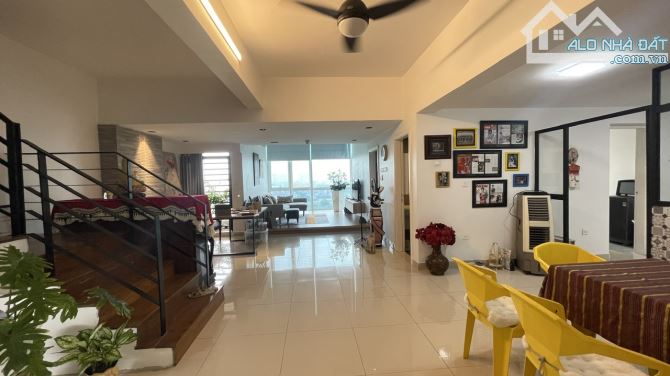 Bán căn Duplex Hanoi Garden City Thạch Bàn- Nội thất đẹp- Chẵn 9 tỷ