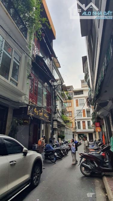 🌹20tr/Tháng! VỈA HÈ! Ô TÔ TRÁNH! CHO THUÊ NHÀ PHỐ THÁI HÀ 53M2, 5 TẦNG, MT5.2M🌹