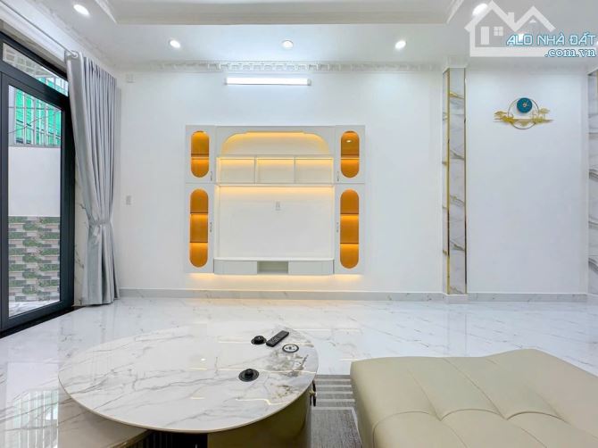 THỊ TRẤN NB - 110m2 , NỘI THẤT FULL, SÁT Q7 300M Chỉ 6 TY