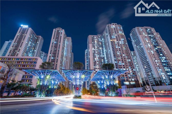 Cho thuê TTTM Rox center 136 Hồ Tùng Mậu 1000 m2, giá 289 triệu/tháng