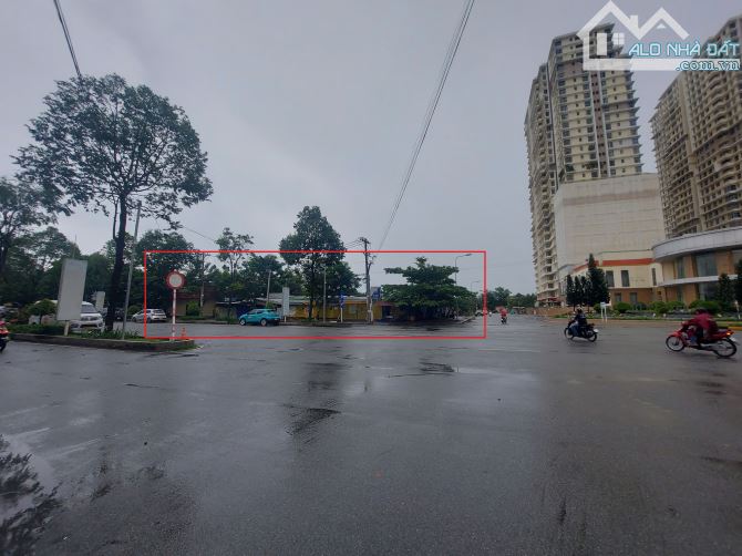 Đất trống góc 2 mặt tiền Nguyễn Lương Bằng, Q.7, 18m*110m, 130tr/th
