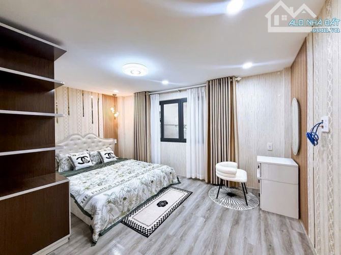 Nhà đẹp Lê Văn Sỹ, Q3 - Hẻm thông - Cách ô tô 20m - 3 tầng full nội thất - DTSD 60m²