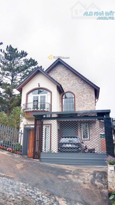 Villa mới thiết kế phong cách châu Âu đường Trịnh Hoài Đức hơn 200m2 chỉ 11.5 tỷ TL