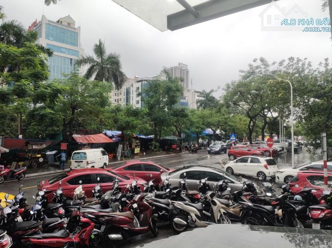 Dòng tiền 62m, 5 tầng thang máy, đang cho thuê 20 triệu