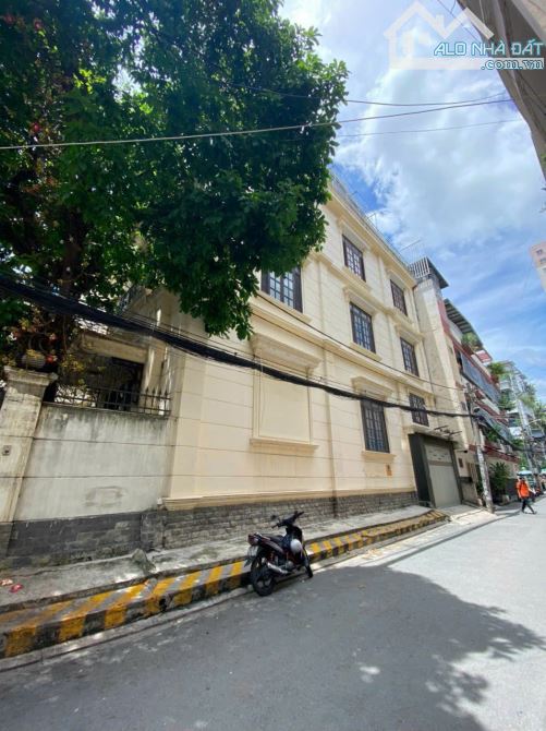 Hẻm đẹp siêu vị trí đường D2, Bình Thạnh. (10x23m vuông) Giá 36 tỷ TL