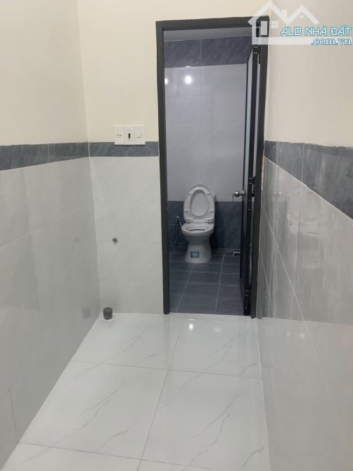 Bán nhà cấp 4 Hẻm thông Nguyễn Thái Học – Hoàng Văn Thụ DT 60m2 giá 2ty450