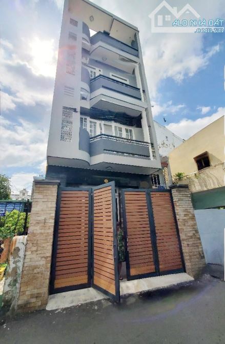 Nhà 4 tầng ngang 5.2m, 64m², sát mặt tiền Văn Thân Q6, kinh doanh được. 8.2 tỷ