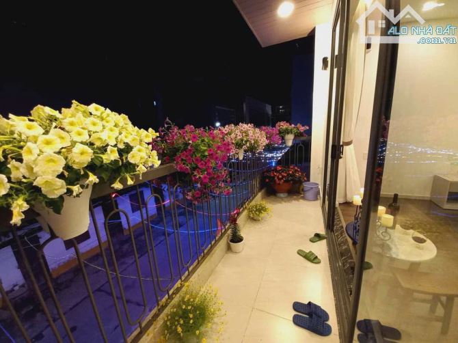 Bán nhà đẹp 3 tầng mới xây đường 6m Ngô Quyền gần Cầu Rồng - tiện ích đầy đủ