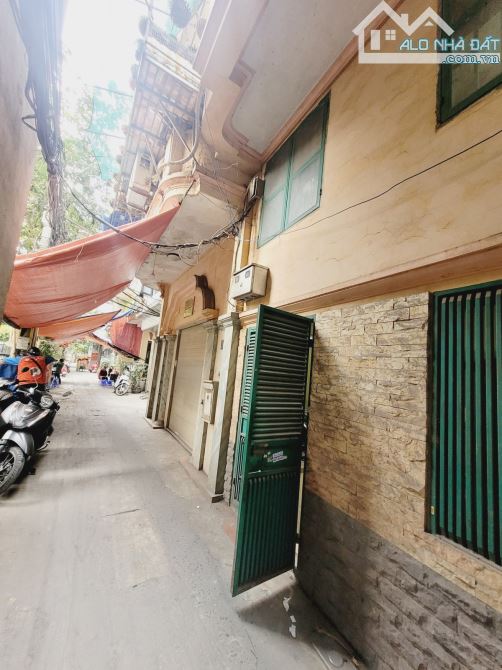 LÔ GÓC 3 THOÁNG – 7 TẦNG – HÀNG XÓM ROYAL – VIEW SÂN BÓNG – CHỈ 10.8 TỶ