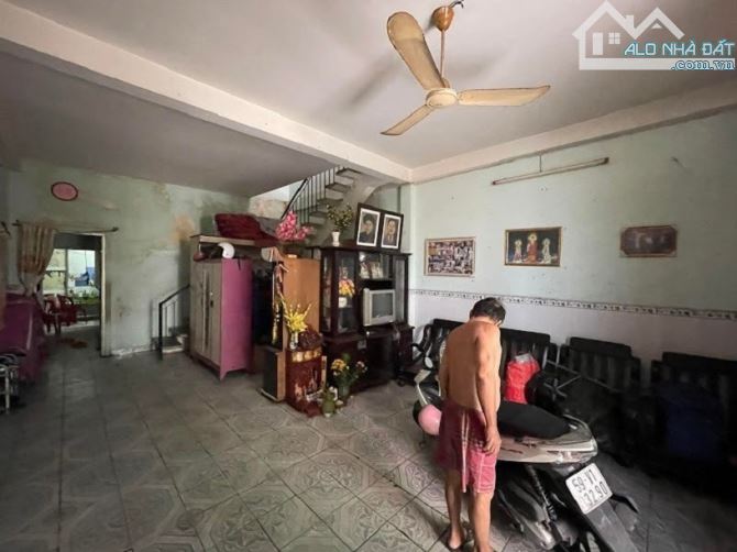 Bán nhà sát mặt tiền Đỗ Thị Lời, Quận 3, 7x13.5, ô tô đổ gần, chỉ 7 tỷ hơn