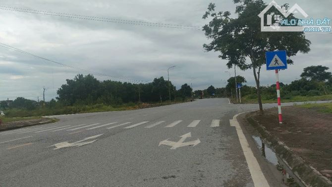 Bán lô áp góc đất khắc niệm, Bắc Ninh mặt ql27m , sổ đỏ mới , kinh doanh buôn bán tốt