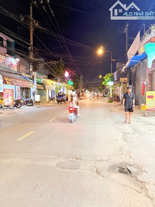 NHÀ MẶT TIỀN KINH DOANH ĐỈNH, GẦN NGÃ TƯ BỐN XÃ - DT 125M2 - NGANG 5M - 4 TẦNG - SỔ VUÔNG