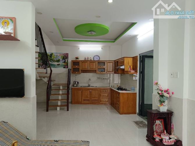 Giáp Q6 - Sát Aeon Tên Lửa - Ngang Bề Thế Hơn 6,2m - Hoàn Công Đủ - Hơn 68m2/Sàn - 4,39Tỷ