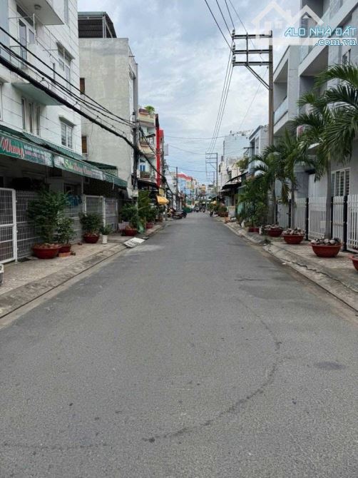 Sát Aeon Tên Lửa - Chân Dài Chia Đôi Cho Thuê - 2 Mặt Tiền 4m Thông - Hoàn Công Đủ- 3,85Tỷ