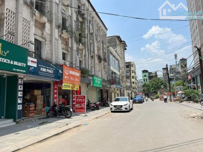 HOÀNG HOA THÁM _ 5 Tầng _Ngõ thông thoáng_Nhỉnh 11 Tỷ_ 15M RA PHỐ