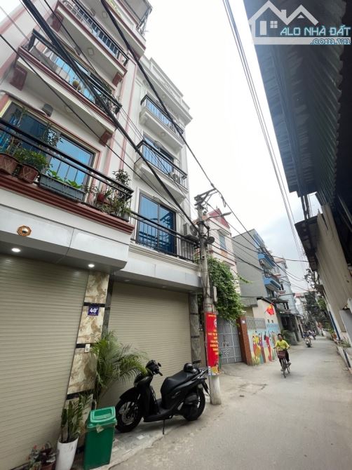 Nhà Lai Xá view hồ ô tô đỗ cửa 40m2 4 tầng tặng nội thất ở sướng kinh doanh đỉnh 6 tỷ 2