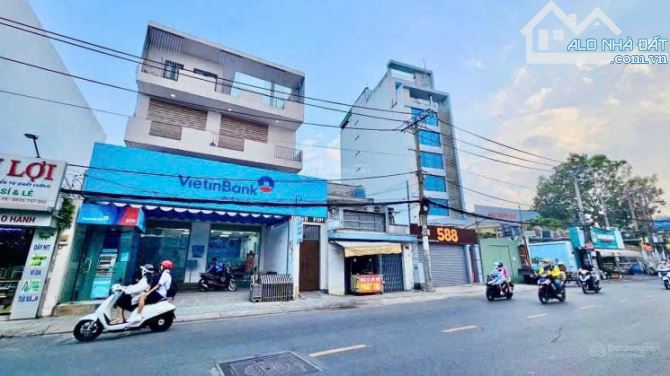 Cần bán gấp nhà mặt tiền đường Lê Quang Định, Gò Vấp. DT: 8.6*43M. Chỉ: 55 tỷ