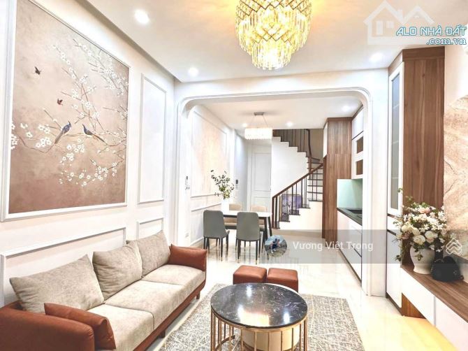 Gấp! Cực Hiếm Phố Thuỵ Phương.Đông Ngạc.Bắc Từ Liêm.DT 36M x 5T mới.ô tô đỗ cửa,giá 5,73ỷ