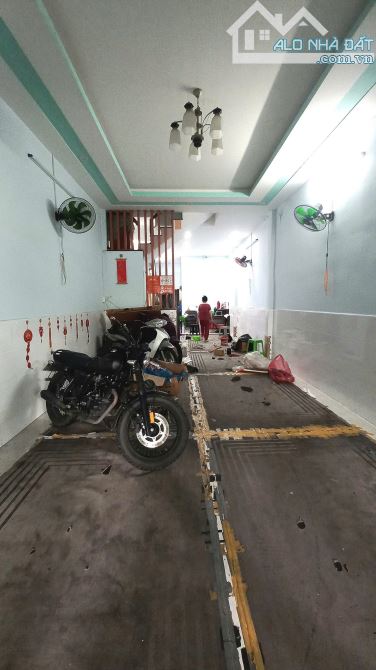 Bán nhá 1 trệt 1 lầu mặt tiền Hưng Đạo Vương, gần Ga Biên Hòa, 60m2, giá 6 tỷ 800.