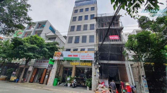 Toà Căn Hộ Dịch Vụ 7 tầng 2 thang máy tân sơn nhất , Tân Bình.Thu nhập hơn 220 triệu/th