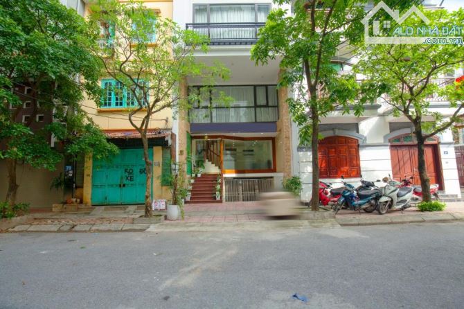 BÁN NHÀ BA ĐÌNH, TÒA CHDVCC 10 TẦNG, CHUẨN PCCC, Ô TÔ ĐỖ CỬA PHỐ LINH LANG, 85M2, MT6