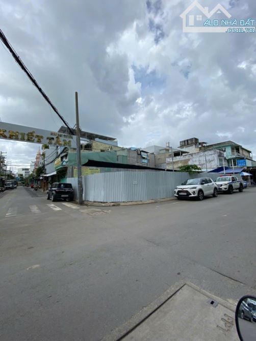 Góc 2 MT ngay Lý Thường Kiệt, chợ Tân Bình, 14 x 23 - CN: 322 - Giá: 73 tỷ TL