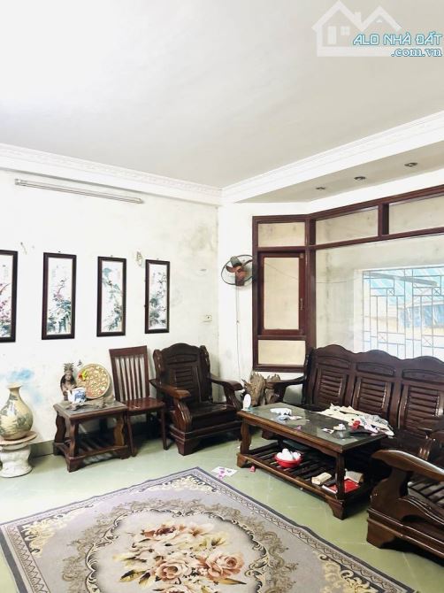 Bán đất tặng nhà 4 tầng , Oto 7 chỗ vào nhà , Phố Lụa - Vạn Phúc - 55m2 - Giá hơn 9 tỷ