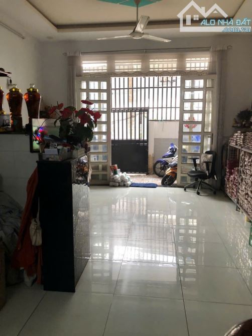 Hiếm Chủ Gấp Bán, Nhà 5x12, Trệt Lầu 2PN, 3WC, Sát MT ĐHT 42 Q12, Sổ Vuông A4, Hoàn côngđủ
