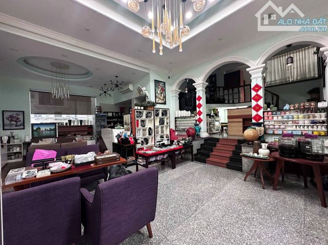 BÁN BIỆT THỰ CĂN GÓC KHU BÔNG SAO P5 QUẬN 8. VỊ TRÍ ĐẸP, ĐỐI DIỆN CÔNG VIÊN - 57 TỶ