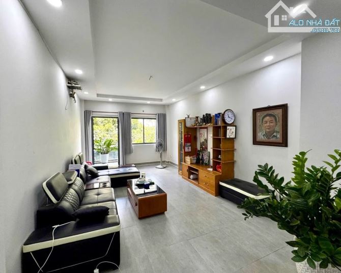 CHỈ 14 TỶ! NHÀ 4 TẦNG LÊ VĂN SỸ, QUẬN 3 – 4.2x11M, HẺM NHƯ MẶT TIỀN,  KINH DOANH CỰC ĐỈNH!