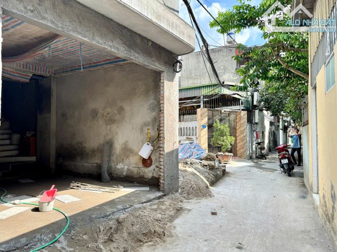 🏡 Phúc Lợi – Nhà Đẹp Gần Hồ, Ô Tô Đỗ Cửa ✅ Diện tích 40m² x 4.5 tầng, móng cọc bê tông ch