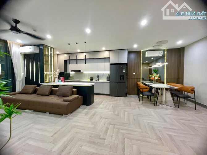 Bán Căn Hộ Golden Land Nguyễn Trãi DT 111,7m 3PN Full NT SĐCC Giá 7,9 tỷ Tầng trung đẹp