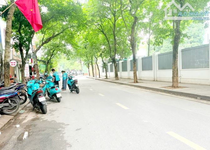 Bán nhà Trần Quang Diệu Đống Đa phân lô Gara Ô tô 57m 7T Thang máy thoáng sáng hơn 28 tỷ