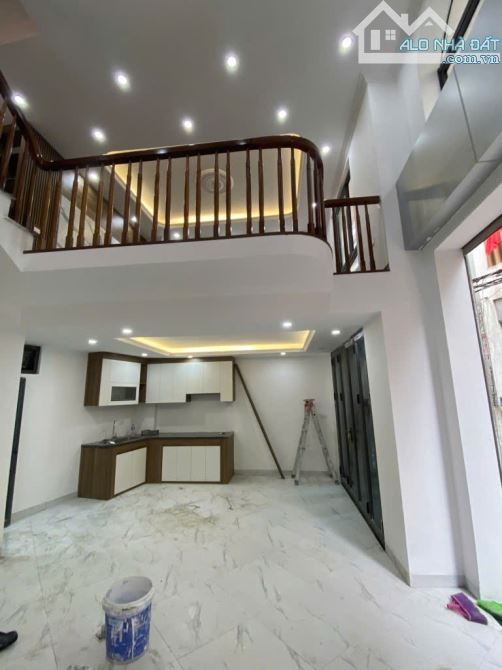 QUỲNH ĐÔ NHÀ MỚI 42M 5 TẦNG THIẾT KẾ ĐẸP Ô TÔ ĐỖ GẦN TIỆN ÍCH SẴN  CHỈ CÓ 4.85 TỶ