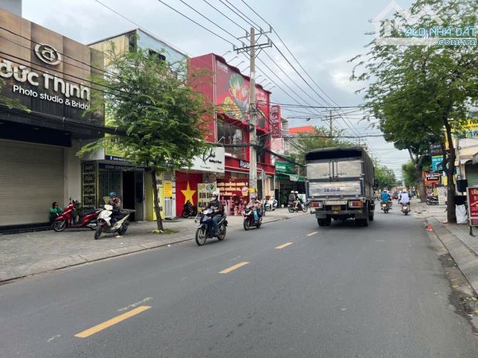LÔ ĐẤT 890M2 MẶT TIỀN NGUYỄN VĂN QUÁ -CHO THUÊ 100TR/THÁNG